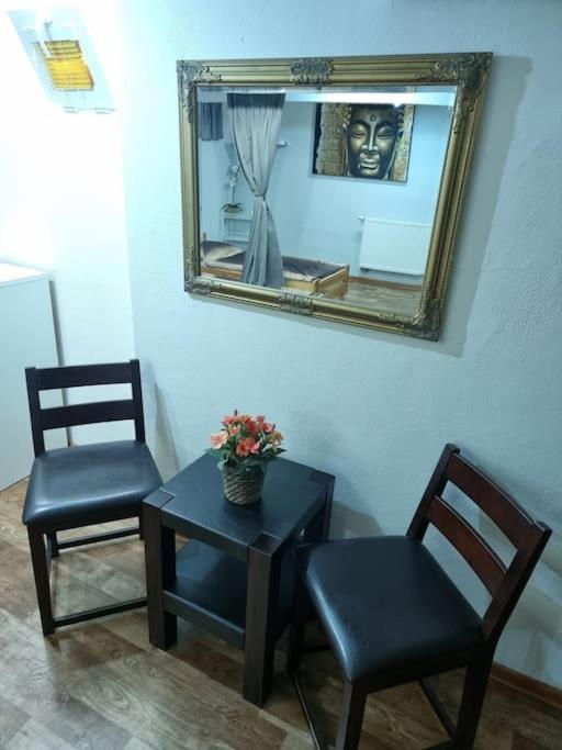 Simple Apartment Near Hockey & Football Arena Bratysława Zewnętrze zdjęcie